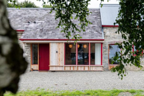 Luxury Stargazers Barn; Close to Coast, Town and Trails